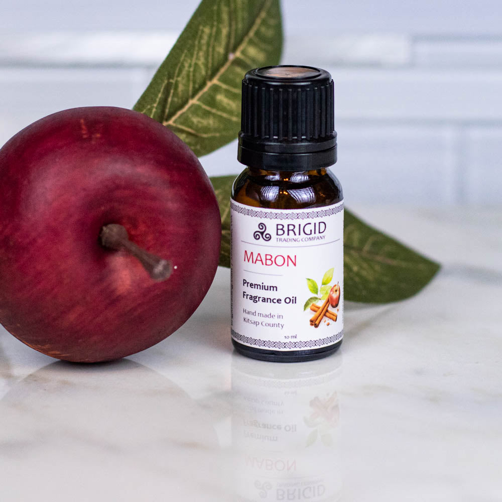 Mabon Diffuser Oil - McIntosh Apples, Granny Smiths, Harvest Spices, and Fresh Apple Pie